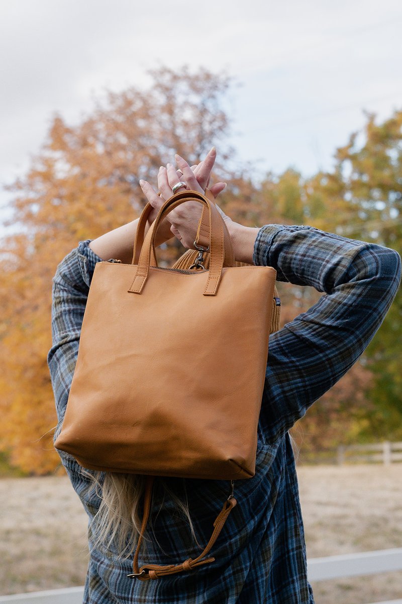 StudioOpal's tweet photo. Introducing the Abera Convertible Backpack. Easily convert it from a handbag to a backpack for maximum versatility. https://t.co/DcZBd68Fv9
