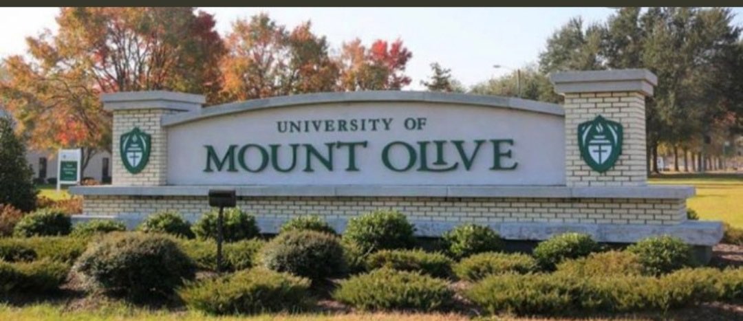 I am blessed to announce my commitment to the University of Mount Olive. I would like to thank God my Family and my friends as well as all my coaches that has helped me throughout this process! Also I would like to thank the Mount Olive coaching staff for believing in me!