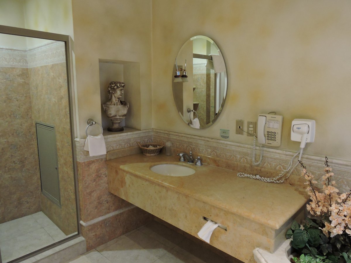 QuintaCesarMx's tweet photo. Un hotel va más allá de un lugar dónde pasar la noche. Es el hogar a la distancia. Debe ofrecer seguridad, comodidad, atención y servicio.
#Hotel #QuintaCesar #SanJuandelosLagos #UnaExperienciaImperial
Tel 395 785 5551 y 785 5546
https://t.co/qjY0LdYjjb
https://t.co/TJPm1G7AJr https://t.co/LbBYQDSo5G