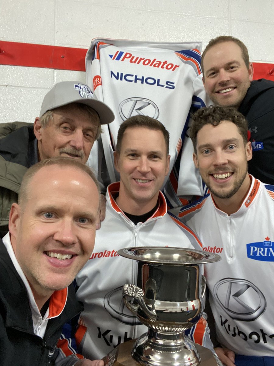 Championship Selfie 🤳 

#NationalGSOC 🏆 

<a href="/grandslamcurl/">Grand Slam of Curling</a> <a href="/KubotaCanadaLtd/">Kubota Canada</a> <a href="/MapleLeafFoods/">Maple Leaf Foods</a> <a href="/PurolatorInc/">Purolator 🇨🇦</a> <a href="/Eastlink/">Eastlink</a> <a href="/HardlineCurling/">Hardline Curling</a> <a href="/AshamCurling/">ASHAM</a> #oxfordfrozenfoods RMS