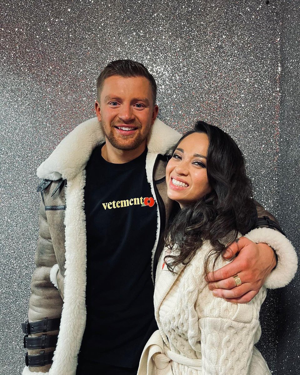 katya Jones tweet media