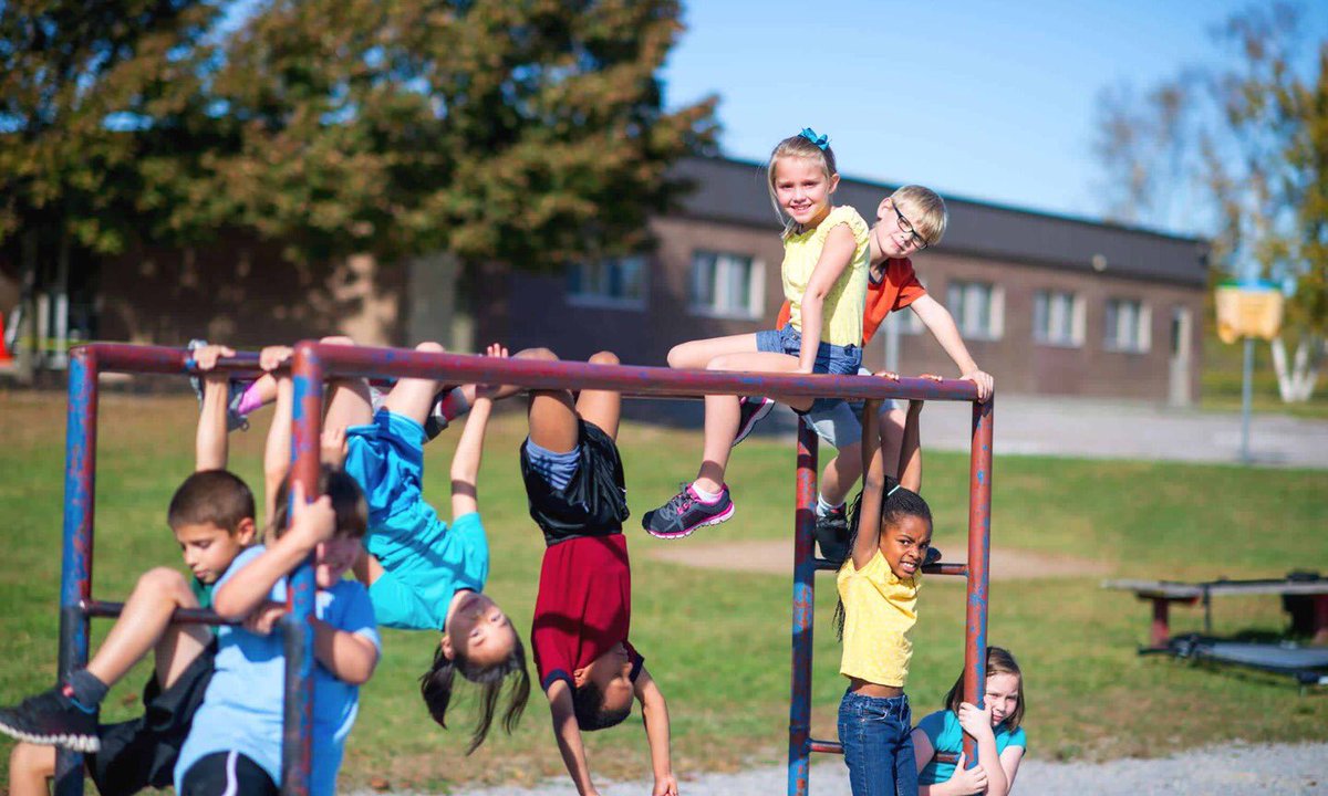 L’importance de la récréation à l’école : un sujet qui suscite beaucoup de questions… et d’émotions ! Par Marylène Goudreault.
centdegres.ca/ressources/l-i… 
Deux documents à parcourir :
👉 centdegres.ca/uploads/wp/201…
👉 centdegres.ca/uploads/wp/201…