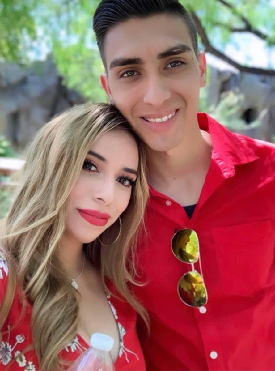 ManuelDuarte10's tweet photo. Feliz 5 años y 6 meses mi amor! ❤️ De igual manera feliz primer mes de comprometidos! 🎉🙌🏼TE AMOO MUCHÍSIMO MI AMOR!❤️❤️😍🥰😘 https://t.co/Od18de02Gx