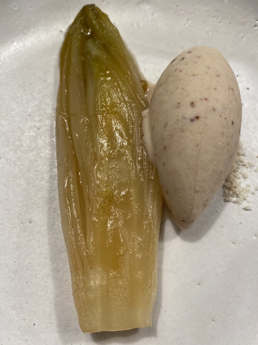 PilarSalasDuran's tweet photo. De #sentirjaen con los callos de bacalao con ajoatao y hasta de chulería con la vaca madurada y mantequilla de avellana o o la endivia asada con helado. https://t.co/VnD9nORDT5