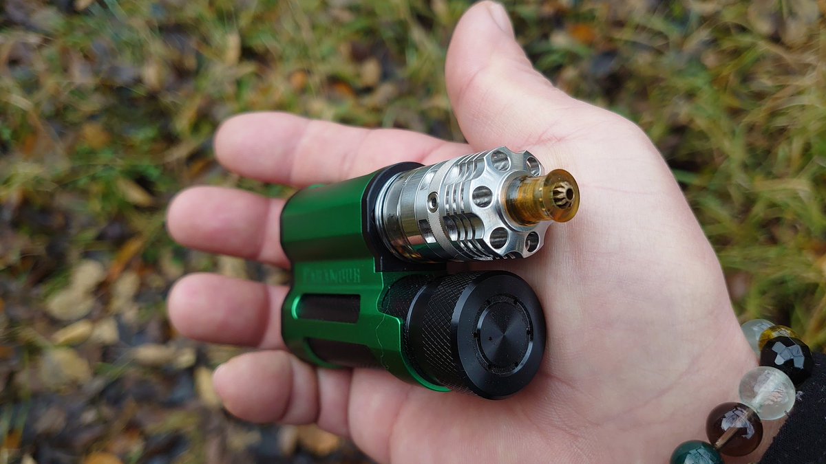 CebrjowHwScHCkj's tweet photo. 皆さん、おはよっチェ😆👍今週も宜しくご安全に。🙇💦#paramour mod + Ripley MTL/RDL RDTA + #でにドリチ REVOLVER 😋💦 #VAPE #vape好きな人と繋がりたい #VAPE好きと繋がりたい #VAPE初心者 #mechlyfe #mechlyfex #falloutvape #Mrjustright1 #ParamourSBSBoxMod #ambitionmods #RipleyRDTA https://t.co/UHV6W1nBEO