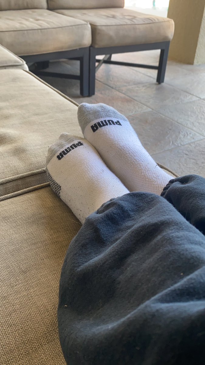 sparkle_star199's tweet photo. Comfort on the outside. Beautiful 60 degree weather.
#onlyfansfeet #feet #footfetish #socks #sockfetish #comfortsocks #puma #socklove #sock https://t.co/znZMykvMgS