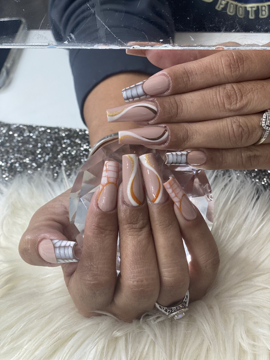 _nailsbychar_'s tweet photo. My birthday month♐️ extra thankful for all the support please follow my nail journey on Instagram #nailart #nails #RETWEEET #trendynails #bossbabe https://t.co/ccVlUngS2P