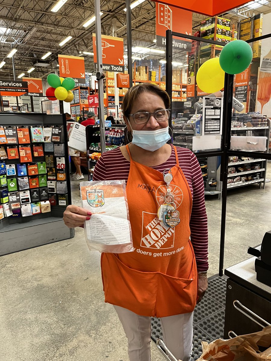 Elena Benitez tweet media