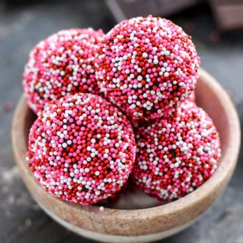 pandoringo's tweet photo. Encuentra algo que te apasiona, y hazlo con mucha pasión, porque cuando lo tienes no hay nadie que te lo quite.
@holapancoe para cerrar este domingo, tenemos trufas de chocolate, #romas https://t.co/NiM5eOSbWP