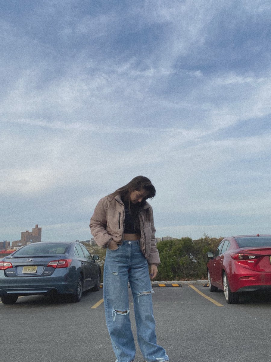 Skrrtsim's tweet photo. #ootd https://t.co/7xkngWxrS3