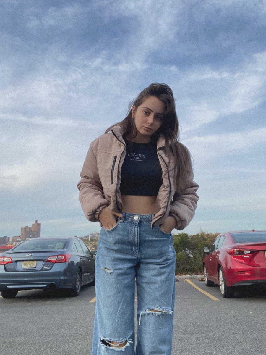 Skrrtsim's tweet photo. #ootd https://t.co/7xkngWxrS3