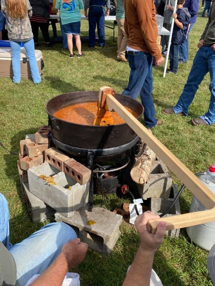 This is how you stir a pot of vegetable🌽🍅🧅soup😃!