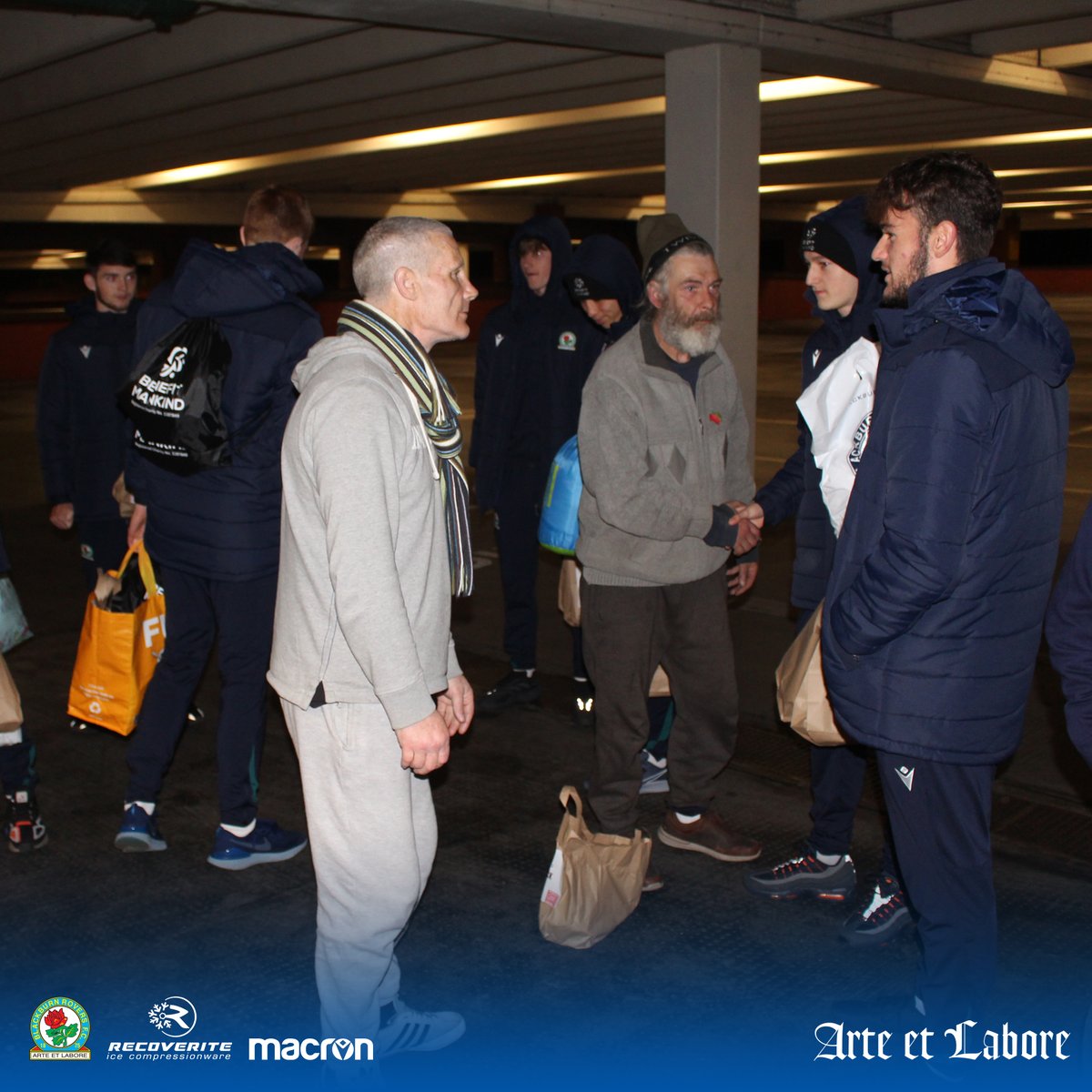 🤝 #Rovers Under-18s have tonight teamed up with the club’s charity partner <a href="/Benefit_Mankind/">Benefit Mankind</a> to deliver food and warm clothing to the homeless and those in need in Blackburn town centre.

🔵⚪️