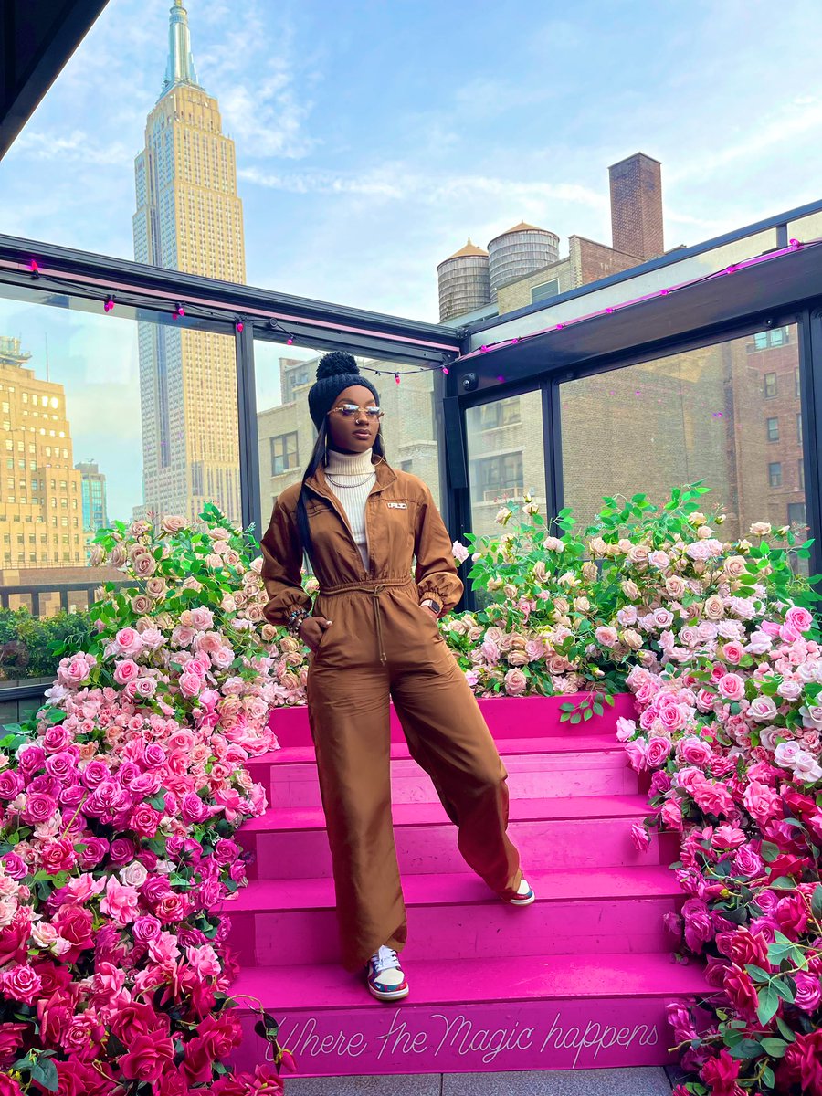 got the internet in a chokehold🥵