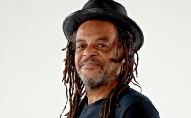 freefmworld's tweet photo. D. E. P.  #TerenceWilson , alias #ASTRO, músico  fundador de #UB40
El corista y trompetista del grupo británico, que tuvo su mayor éxito en 1983 con 'Red Red Wine', ha muerto a los 64 años tras «una breve enfermedad» #freefm #freefmclassics #CuartoMilenio #musica #music https://t.co/FGSLwfeTZn