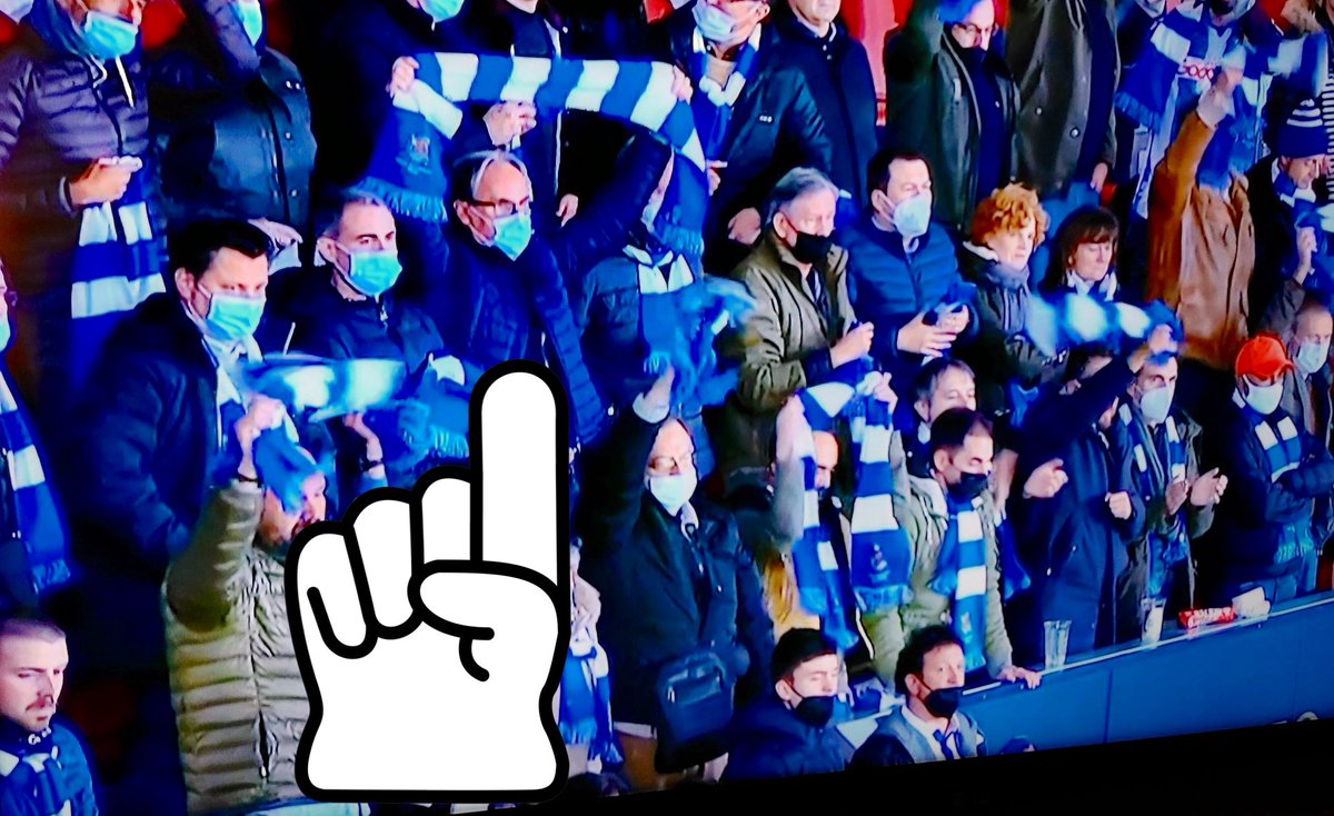 Kike_Marin_'s tweet photo. .@BixioGorriz el jugador que más veces ha vestido la camiseta de la @RealSociedad y doblé campeón de @LaLiga 🏆🏆 un hincha más en El Sadar. ¿Se puede ser más grande y sentir tanto unos colores? #RealSociedad #REAL https://t.co/Ea0rJM3g3Y