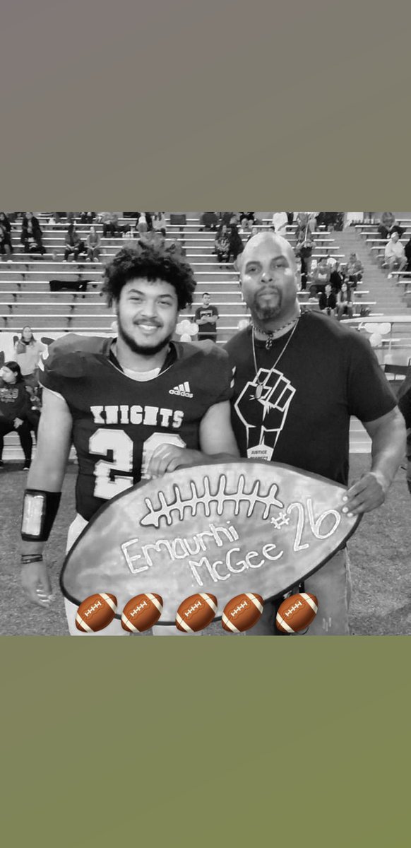 eldonmcgeephoto's tweet photo. We here for a Valley Championship 🏆 #diggthat
#bullardknightfootball #559football #emaurhimcgee #centralvalleyspeedfactory https://t.co/6cDa1QOM13