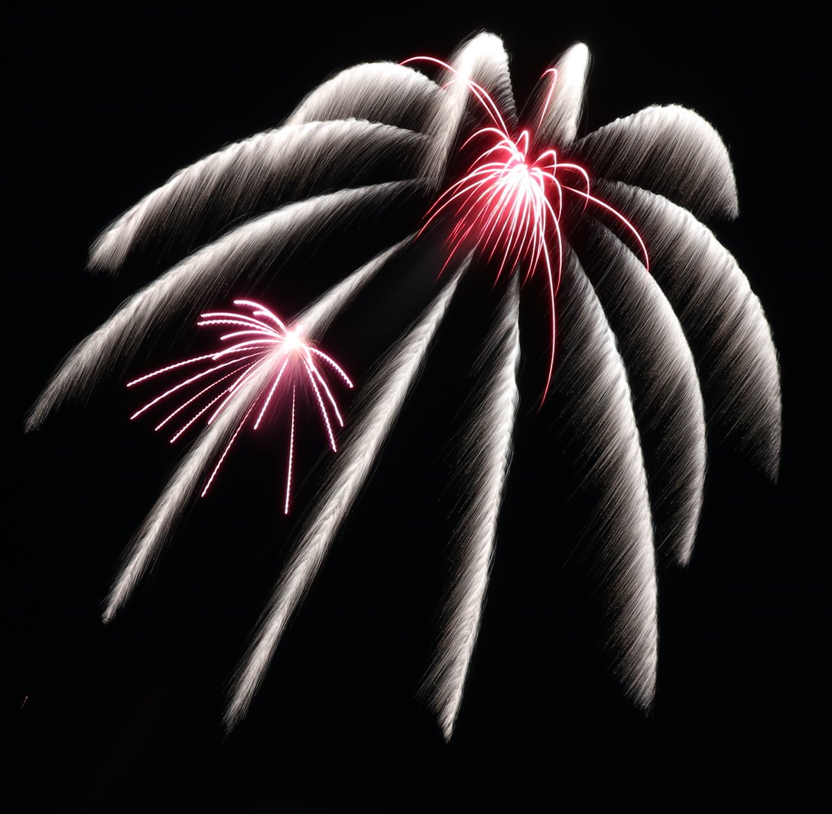 Many Thanks to everyone who came to our <a href="/HanburyWealth/">Hanbury Wealth</a> sponsored firework display. We hope you enjoyed your evening. Thanks also to <a href="/ConnectScaf/">Connect Scaffolding</a> <a href="/GR8ToolHire/">GR8 Tool Hire</a> <a href="/StortfordIndie/">StortfordIndependent</a>  #TheMugabees for your support &amp; lastly to the 140+ wonderful volunteers who made it happen #OneClub