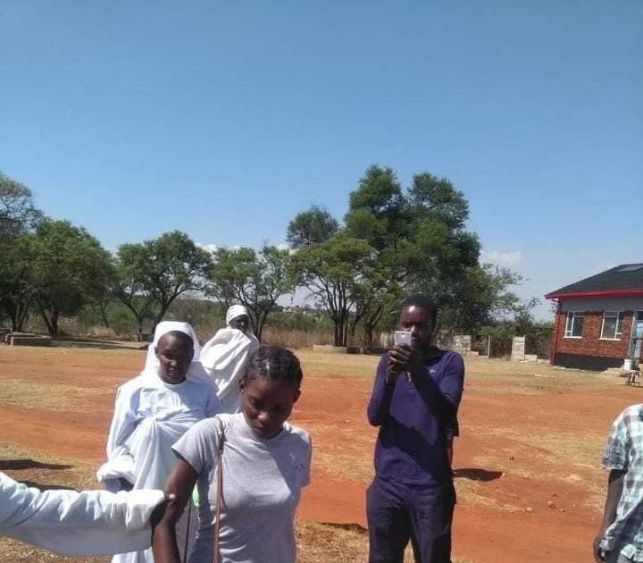mercyflawless's tweet photo. Married Woman Caught With Another Man Inside Guest House Two Days After Stealing Her Husband's Money https://t.co/JbGWsdswqM https://t.co/K5lvObFb88