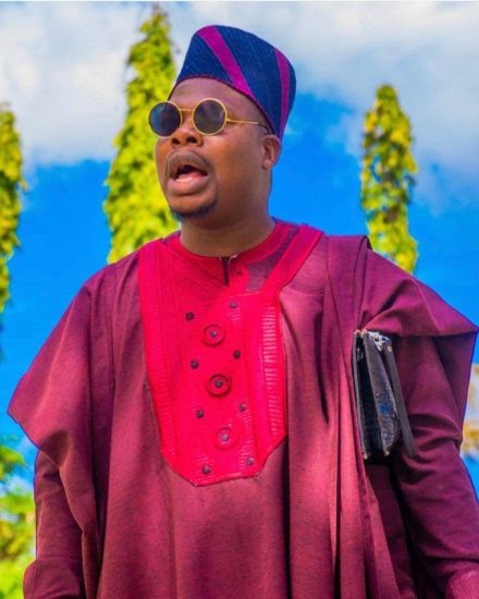 mercyflawless's tweet photo. Why I Stayed Away From Skit Makers’ Visit To Osinbajo – Mr Macaroni Opens Up https://t.co/GekoWeEYkN https://t.co/3Db8z5jYoi