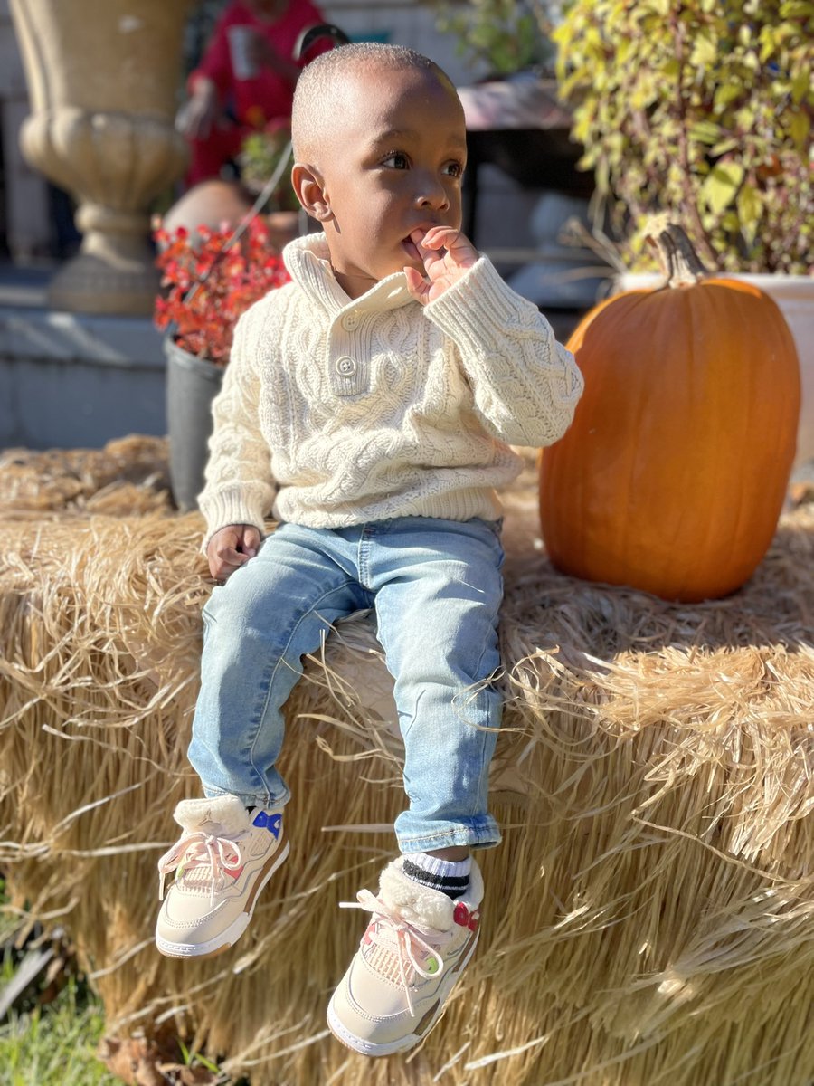 TheBeautiful2U's tweet photo. When it came to making a son. I UNDERSTOOD THE ASSIGNMENT 🥶 #44L https://t.co/RxxTiTuG9E