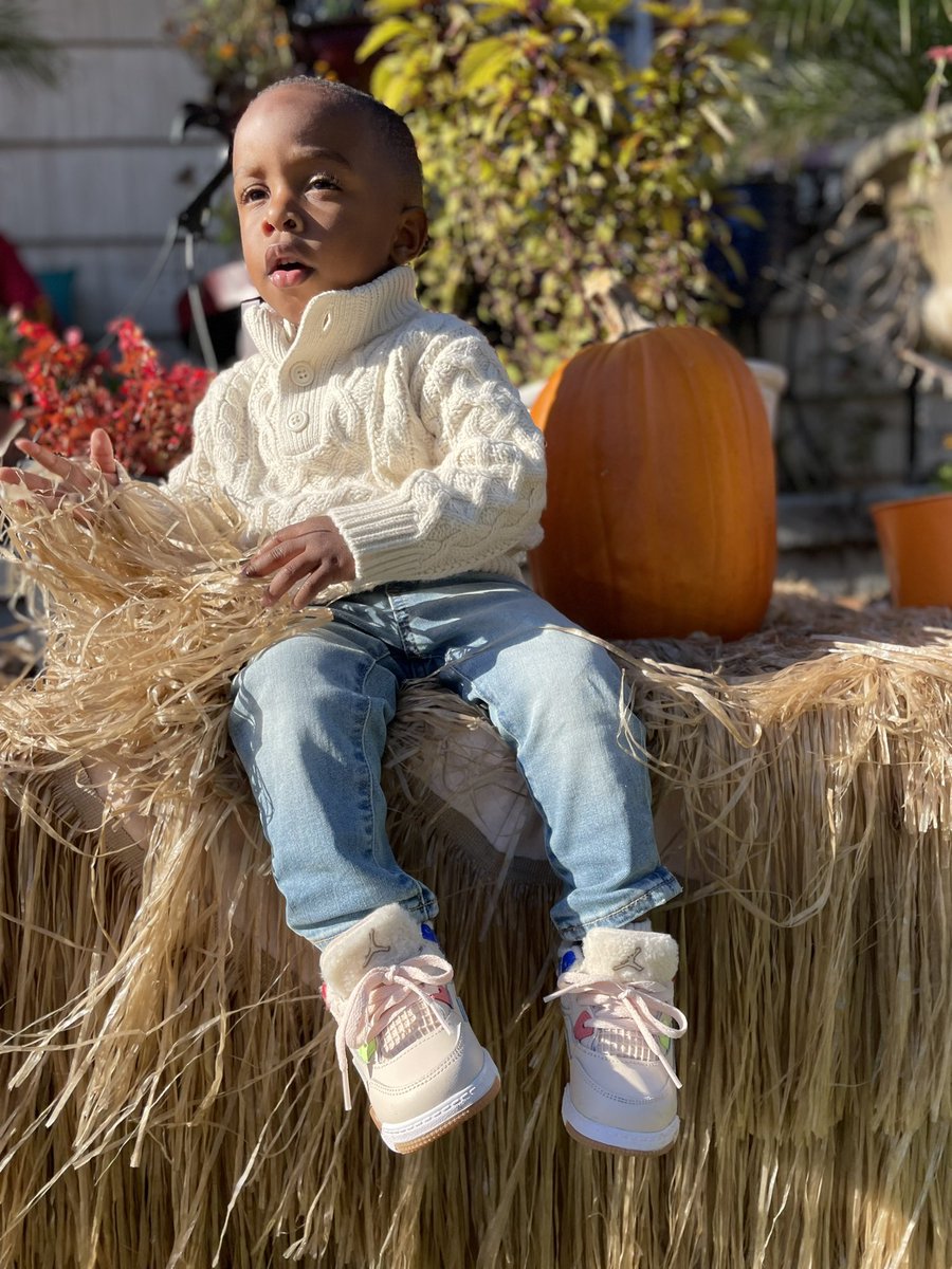 TheBeautiful2U's tweet photo. When it came to making a son. I UNDERSTOOD THE ASSIGNMENT 🥶 #44L https://t.co/RxxTiTuG9E
