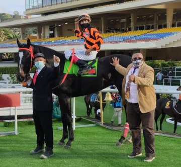 La 5ta válida el de <a href="/studlafortaleza/">stud la gran fortaleza</a> Strength Monaco voló en los finales para llevarse la victoria con Francisco Quevedo <a href="/Francisqueve121/">Francisco Quevedo</a>  en los estribos en gran conducción para la cuadra del trainer Carlos Álvarez,foto cortesía INH.