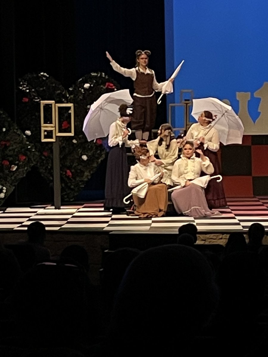 TravisMotal's tweet photo. Very exited to see our fine arts theater students perform Alice in Wonderland! @beverjonathan1 @lhisdcomms @S_Snell https://t.co/I9olC7samd