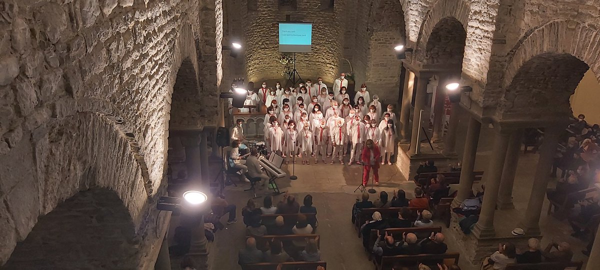 Amer és cultura. Espectacular actuació del <a href="/CorCarlitGospel/">Cor Carlit Gospel</a> !
Com ho hem gaudit! 
El monestir encara ressona, gràcies!
