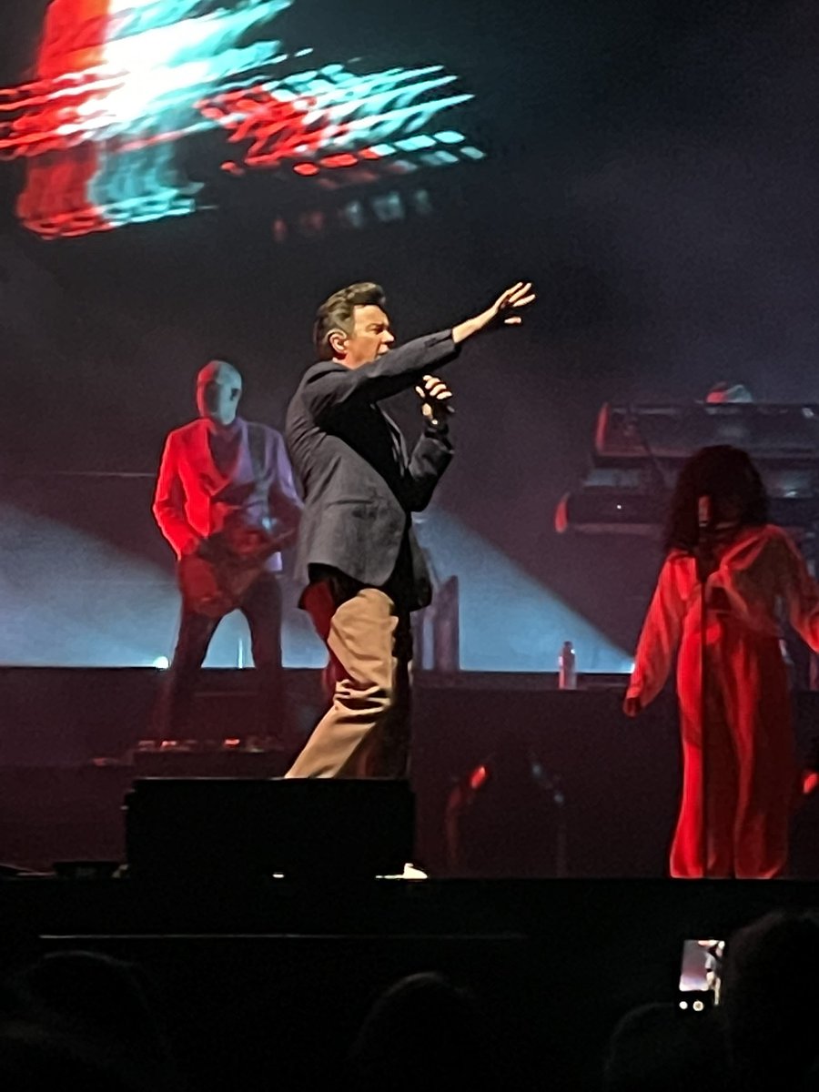 gembell1977's tweet photo. Living my best life ❤️ It’s always been @rickastley 🎶 💕 Best Sunday night ever! #iloverick https://t.co/CYa9k5gIrJ