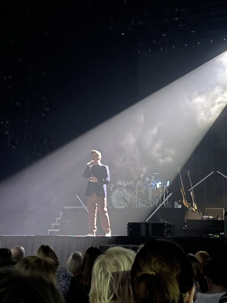 gembell1977's tweet photo. Living my best life ❤️ It’s always been @rickastley 🎶 💕 Best Sunday night ever! #iloverick https://t.co/CYa9k5gIrJ