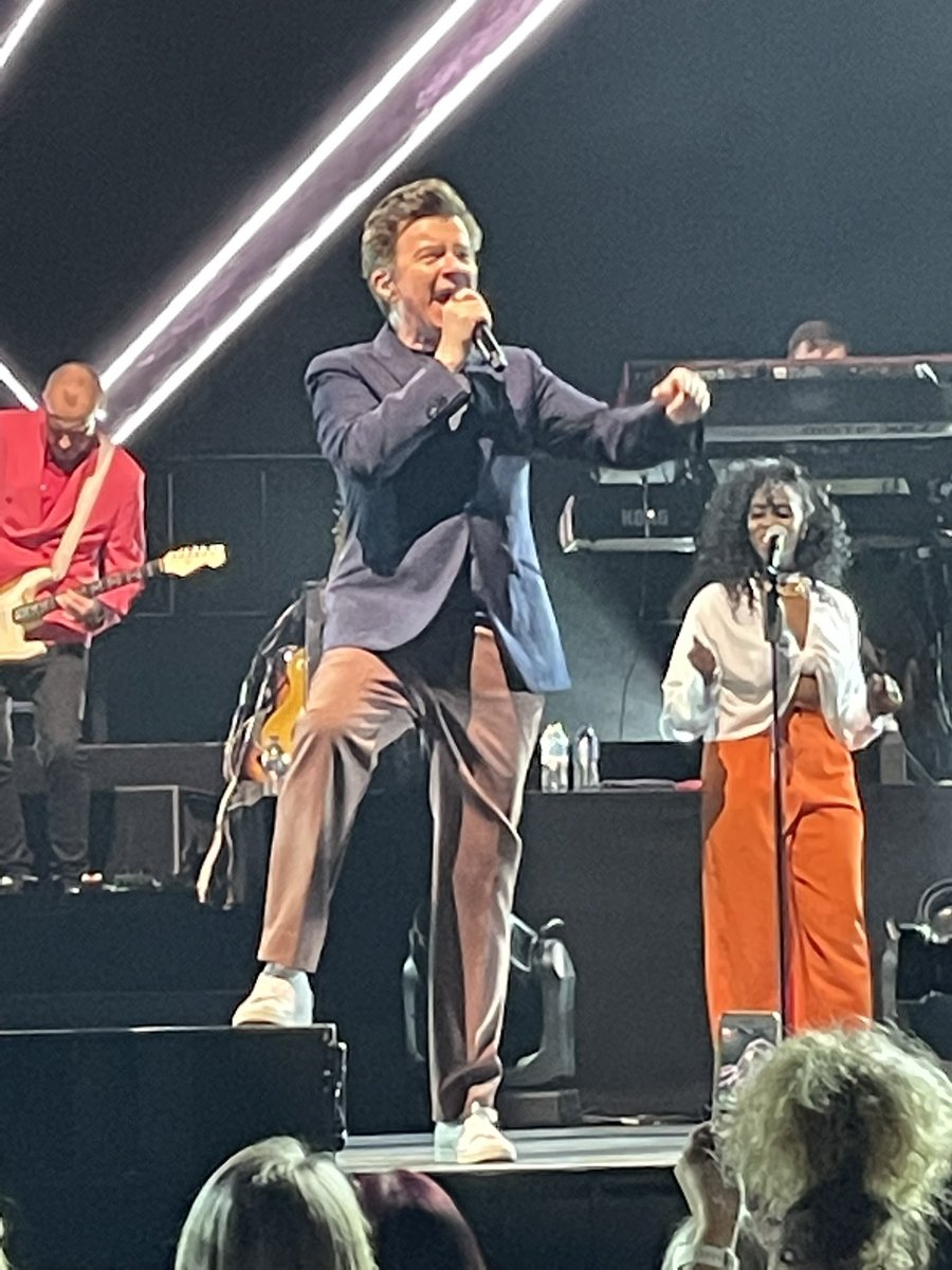 gembell1977's tweet photo. Living my best life ❤️ It’s always been @rickastley 🎶 💕 Best Sunday night ever! #iloverick https://t.co/CYa9k5gIrJ