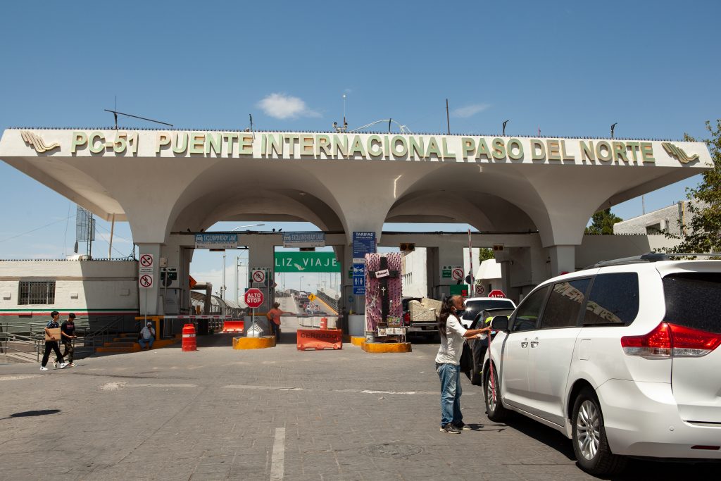 zita_arocha's tweet photo. Borderlanders are excited for tomorrow - the day Mexican nationals with a valid border crossing card can return to El Paso and other U.S. border communities to shop and visit friends and family for the first time in 20 months. #OurBorderLife https://t.co/8piJi0ZWGI https://t.co/C0HZfwZ2ES
