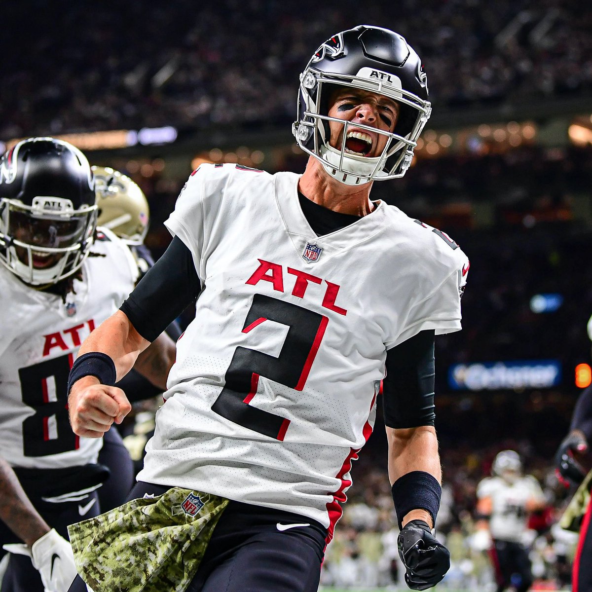 DirtyBirdz_11's tweet photo. Matt Ryan Appreciation Post #Dirtybirds https://t.co/nD9dYTVfWI