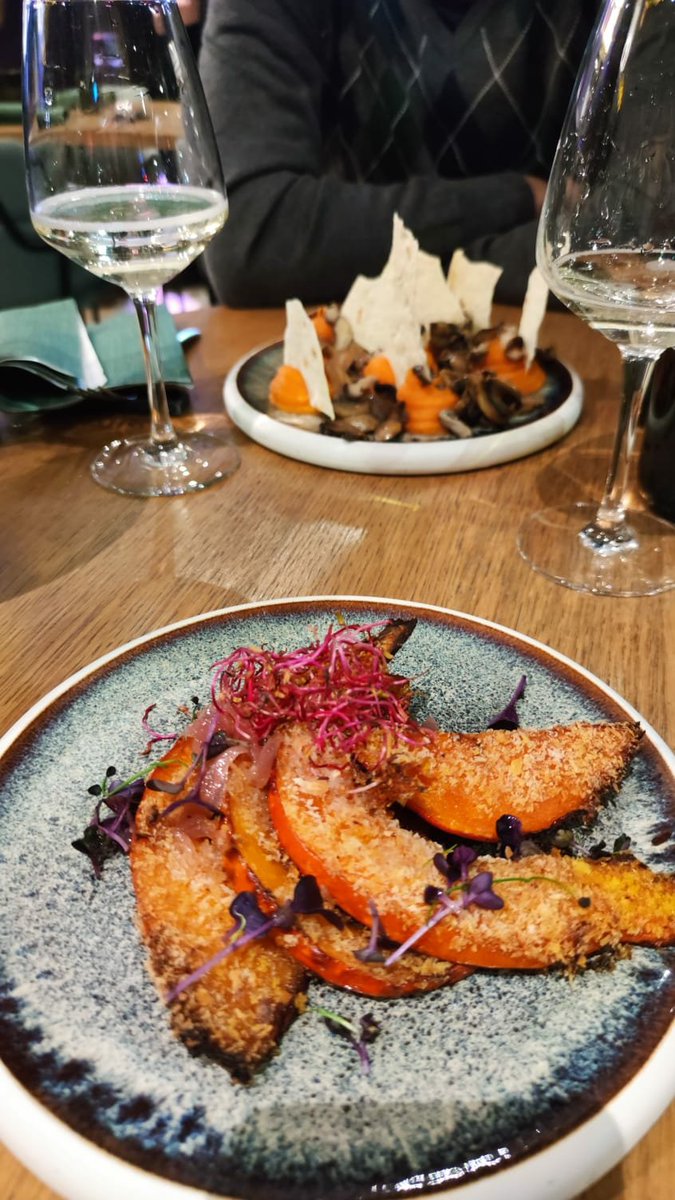 partigianovegan's tweet photo. Stasera cena da #solocrudo ristorante #vegano #vegetariano a #Milano ,tutto molto buono e con @TheFork_it ho anche risparmiato๐๐๐!! #govegan https://t.co/xa06qHOBhJ