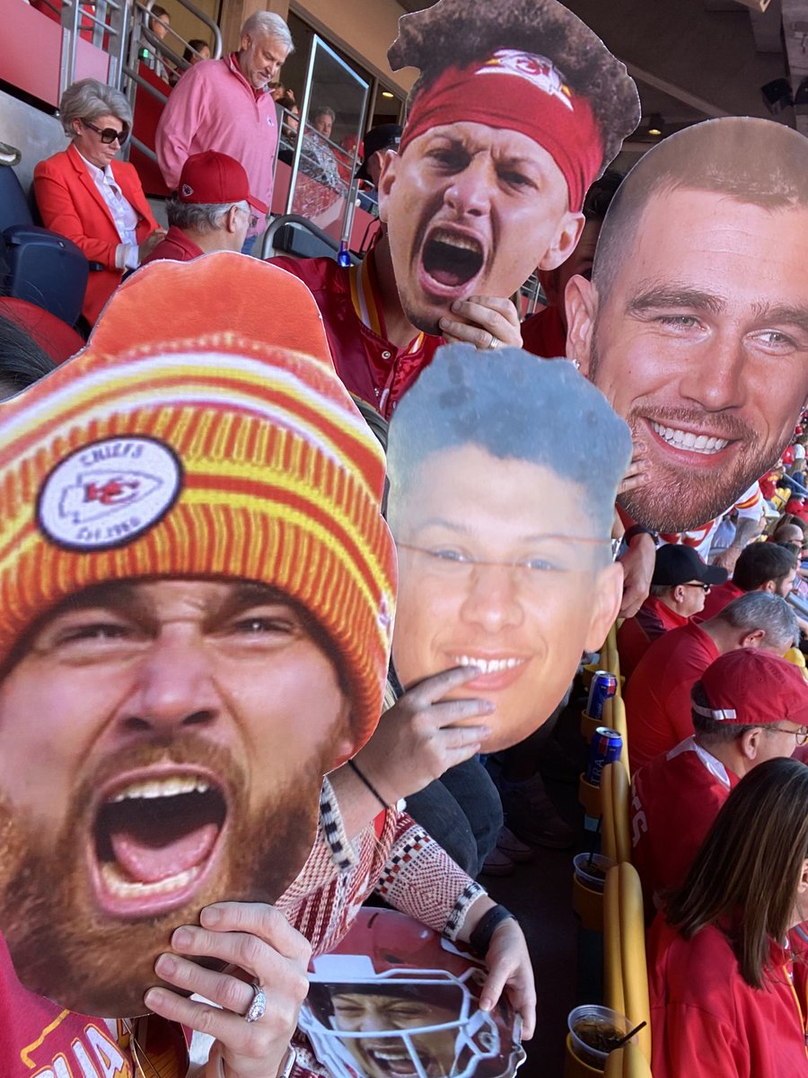 patrickburkley's tweet photo. @Chiefs @ChiefsPR @PatrickMahomes @tkelce @glezak https://t.co/iEfJNIAJ3t
