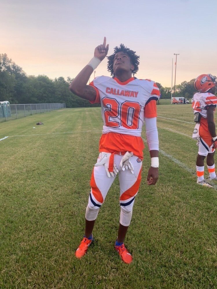 Thank you god for giving me the strength to play that game I love so much but also I wanna think my coach <a href="/DameonBrown6/">Dameon Brown</a>  for still believing me love you coach to thank you helping me becoming better player today still got a lot to prove next year #WashKing👑