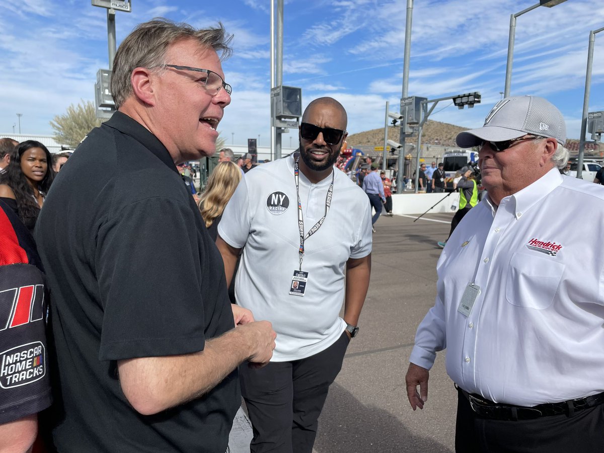 Pre-race on the grid at <a href="/phoenixraceway/">Phoenix Raceway</a> #NASCAR,  <a href="/RickHendrick/">Rick Hendrick</a> chatting and shaking hands with <a href="/GM/">General Motors</a>’s <a href="/CampbellJim/">Jim Campbell</a> <a href="/TeamChevy/">Chevrolet Racing</a> and @Nyracingteam’s <a href="/Johncohenny/">John Cohen</a>