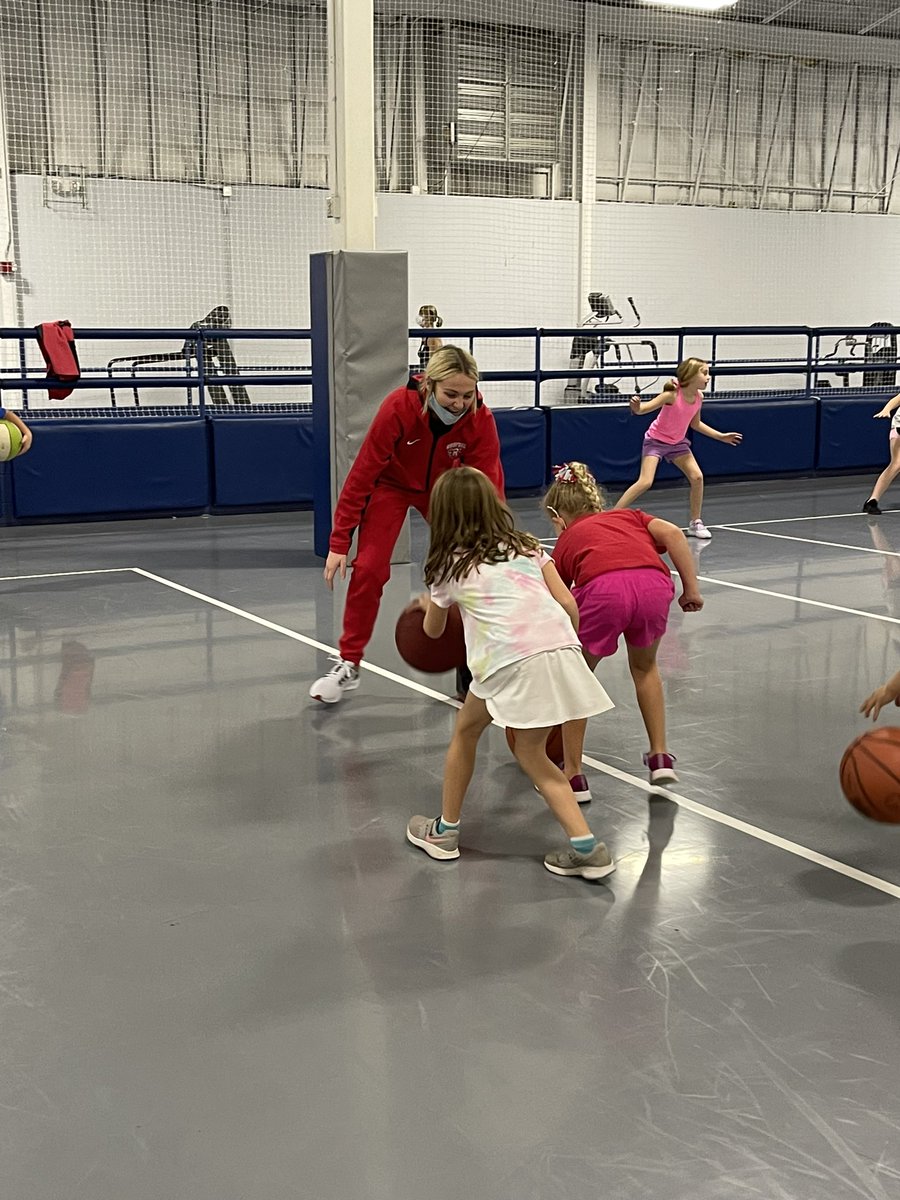 Bigger than Basketball. Nothing better than being able to get back into our local community today and share our love for 🏀, teach some fundamentals and more. Thank you to The Christiansburg Rec Center for hosting! 

#RadfordTough | #RiseAndDefend🛡