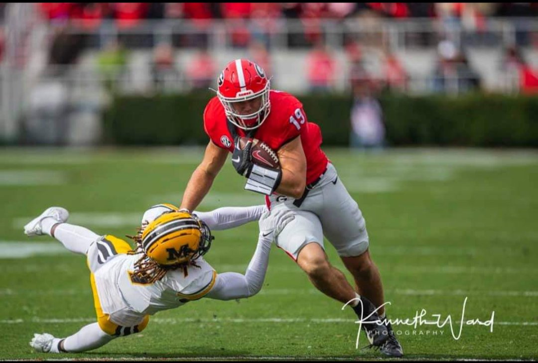 Wyattfielden17's tweet photo. What would your caption be for this picture??
@wiserdawg
@KirbyGsDiner
@GeorgiaFootball
@brockbowers17
@katieturner0087
GO DAWGS! https://t.co/ULJuGoyZvp