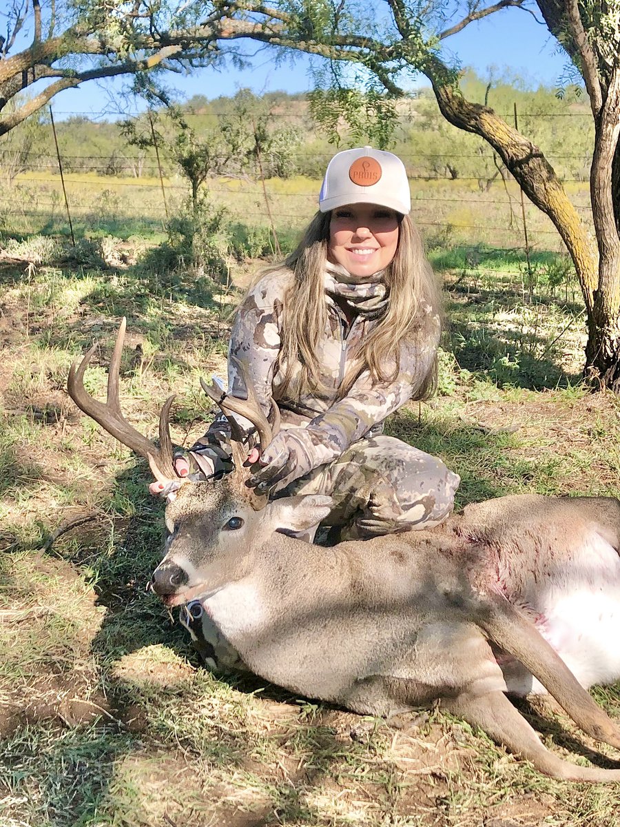 tinaghenry's tweet photo. I passed on a decent 10 Saturday morning to take this freak horned deer. #iamthecullinator #iamprois #buckcandy #basemap https://t.co/J6ID4mgtUq