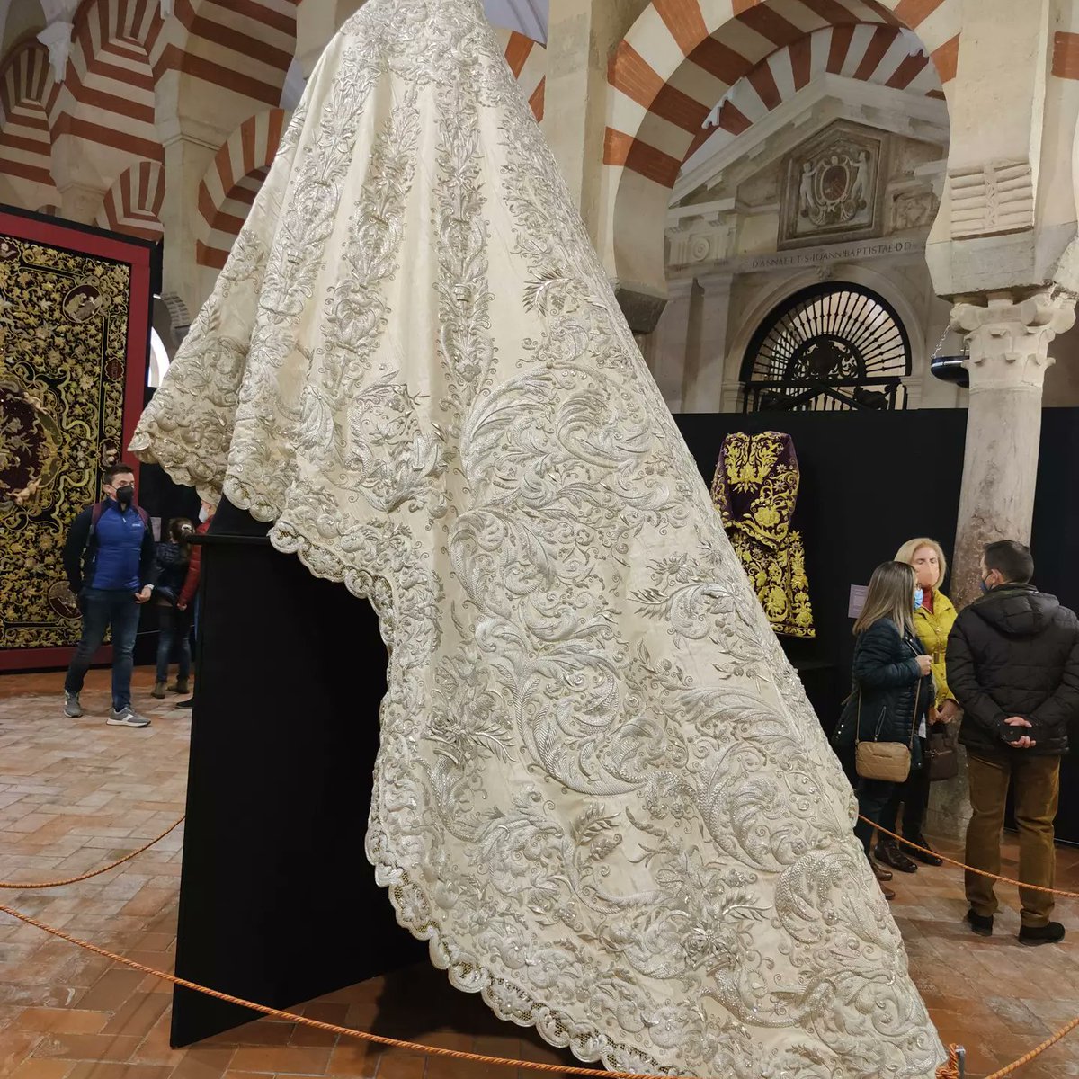bordadosperales's tweet photo. Adiós Córdoba 💚, después de una tarde de procesión, paseo y exposición, disfrutando del arte de los artesanos cofrades.
No faltéis !!!!!
www.bordadosperalesoro como
#semanasantacordoba #cordoba #exposicioncofrade #exposicioncofradecordoba #exposiciondebordados https://t.co/EAk7lwQxeT