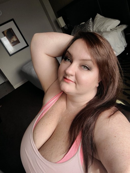 I've been alone all morning. It's a damn crime. 😐 https://t.co/Z1CJwW4U06<a href="/tag/tittytuesday"class="tags"><span>#tittytuesday</span></a><a href="/tag/tuesdayfeeling"class="tags"><span>#tuesdayfeeling</span></a>