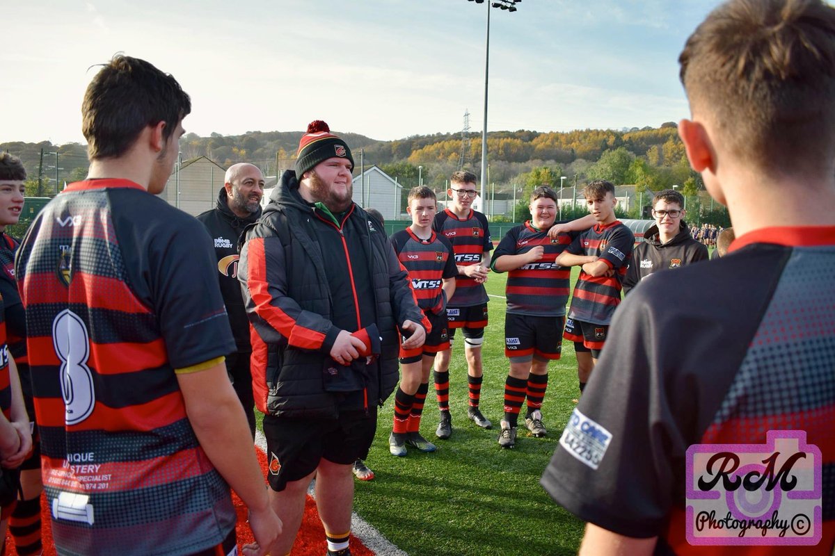 Jake_Allen3's tweet photo. Big thanks to @rhymneyrugby U16s for presenting me with a @rhymneyrfc jersey as a thanks for my work with them over the last 3 years! 

Hugely appreciate the gesture guys!

#Brewers ⚫️🔴🏉 https://t.co/TdpUGB3hq0