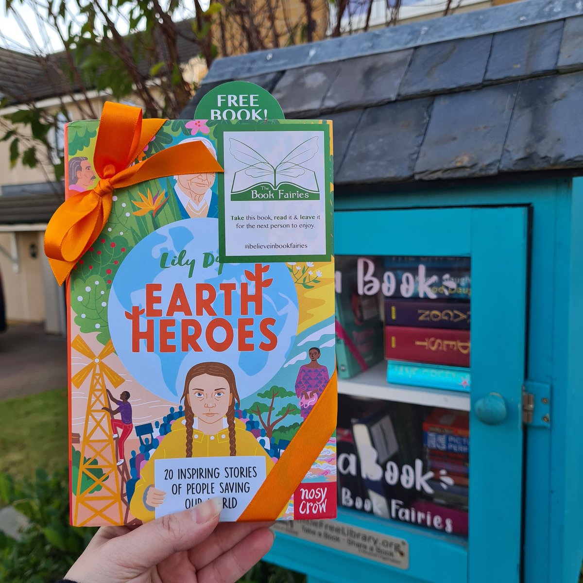 “Everyone matters. The future is in our hands.” Who will be lucky enough to find this copy of Earth Heroes by Lily Dyu hidden in the Little Book House in Dunfermline? 
#IBelieveInBookFairies #COPBookFairies #GreenBookFairies #EarthHeroes #ClimateEmergency