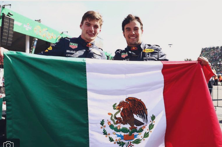 Marouschka21's tweet photo. Hero’s💪🏽🦁 @redbullracing @HondaRacingF1 @Max33Verstappen @SChecoPerez #proudddd https://t.co/MxokHGooiv