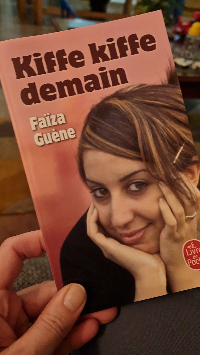 mflbassie's tweet photo. This arrived this afternoon for a bit of #weekendcpd and so I can be reading buddies with Josie B #ALevelFrench #everydaysaschoolday #lovelanguages https://t.co/tnM8KV3FEY