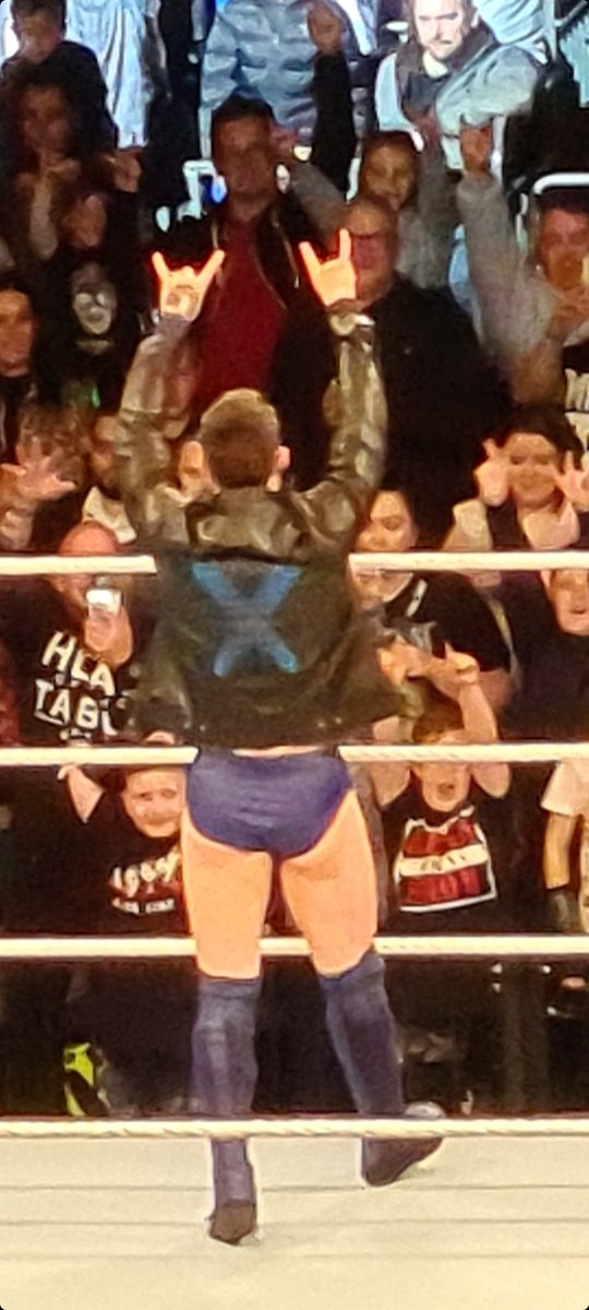 cgriffiths2803's tweet photo. #WWELiverpool we do love @FinnBalor #Balorclub https://t.co/kWx1jSgBHd