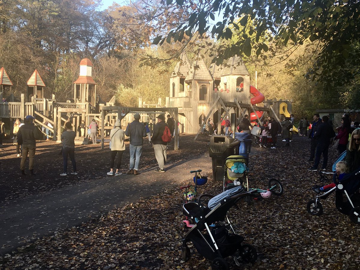 Penalosa_G's tweet photo. What??? Washrooms closed for the season at Toronto’s parks? Absolutely no excuses. Pipes freezing? Should’ve been changed decades ago. Urban parks are 365 day places. 100s of thousands enjoying parks… and washrooms closed! https://t.co/NwwN5aXwub