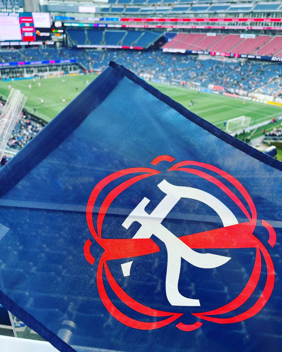 usedtobemeplus3's tweet photo. #tweetyourseat #NERevs CL 9 row 3  seat 3&amp;4 ❤️💙 https://t.co/DMS5H88vRD